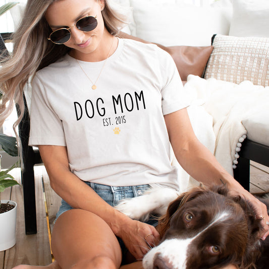 T-Shirt "Dog Mom mit Wunschtext" | personalisiert | Geschenk, Geschenkidee, Hunde